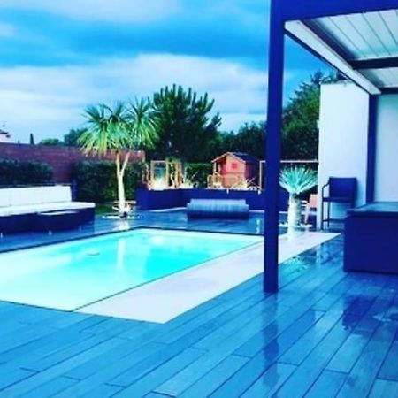 Maison De Vacances Contemporaine Avec Piscine Villa Vedene Ngoại thất bức ảnh