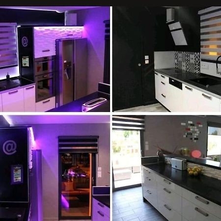 Maison De Vacances Contemporaine Avec Piscine Villa Vedene Ngoại thất bức ảnh