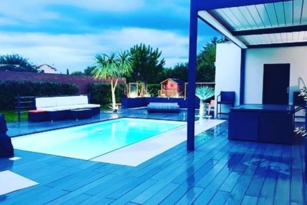 Maison De Vacances Contemporaine Avec Piscine Villa Vedene Ngoại thất bức ảnh