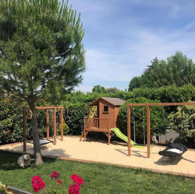 Maison De Vacances Contemporaine Avec Piscine Villa Vedene Ngoại thất bức ảnh