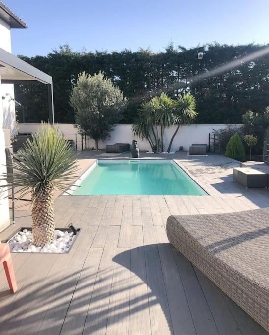 Maison De Vacances Contemporaine Avec Piscine Villa Vedene Ngoại thất bức ảnh