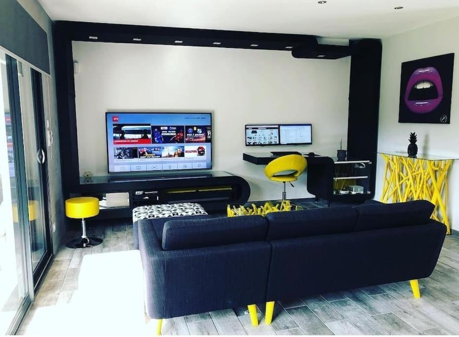 Maison De Vacances Contemporaine Avec Piscine Villa Vedene Ngoại thất bức ảnh